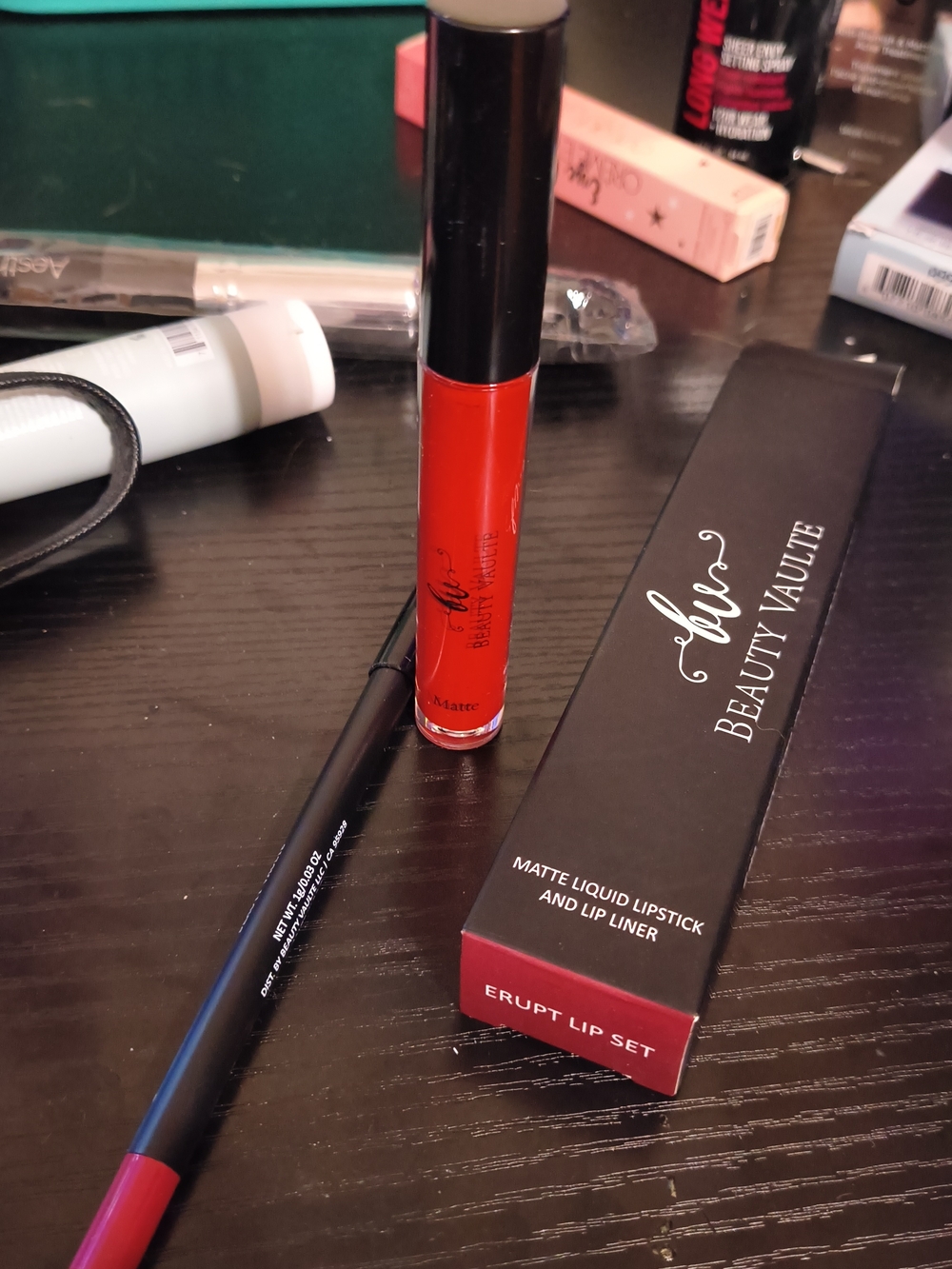 Beauty Vaulte Erupt Lip Set - Matte Liquid Lipstick & Lip Liner in Red